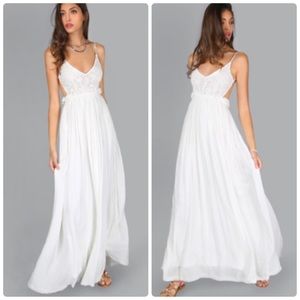 lace overlay backless pleated maxi dress